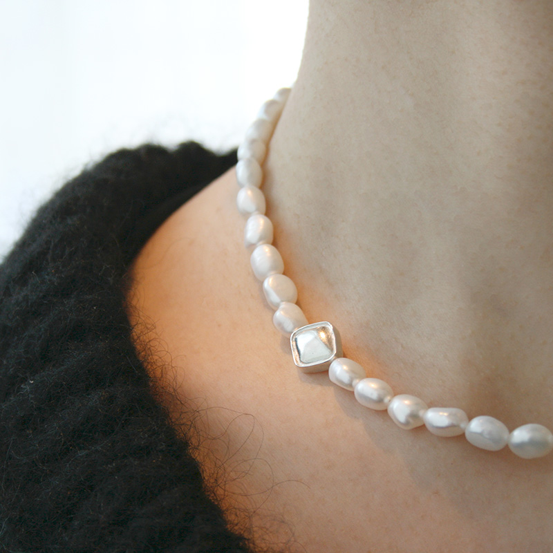 rhombus pearl necklace