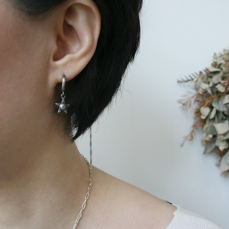 grey star earrings