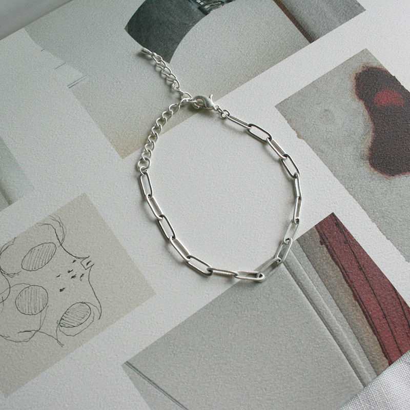 white chain bracelet