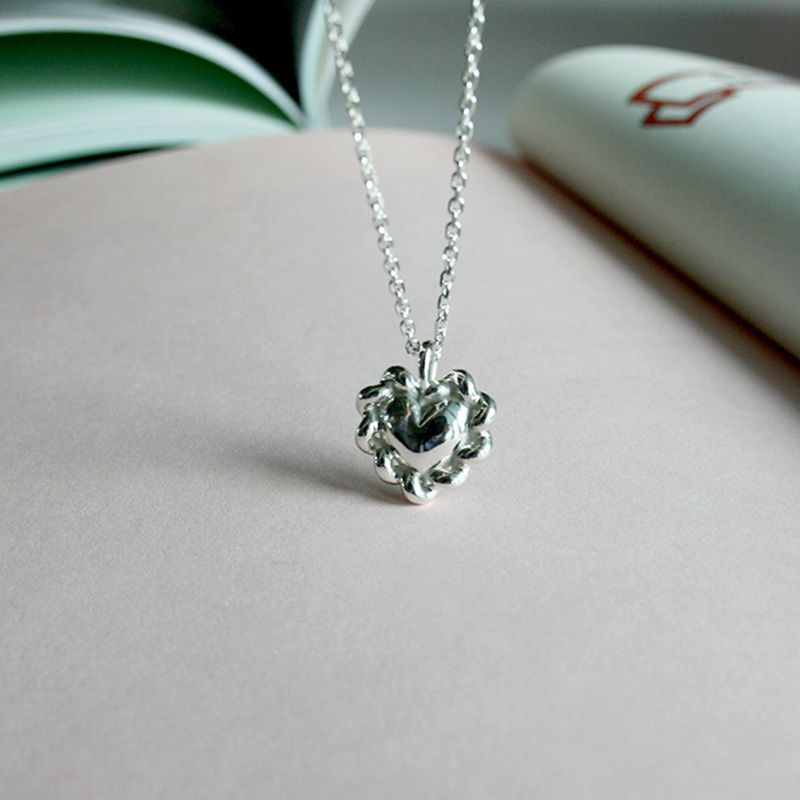 heart button necklace