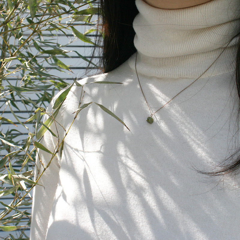 [green green days] green square necklace