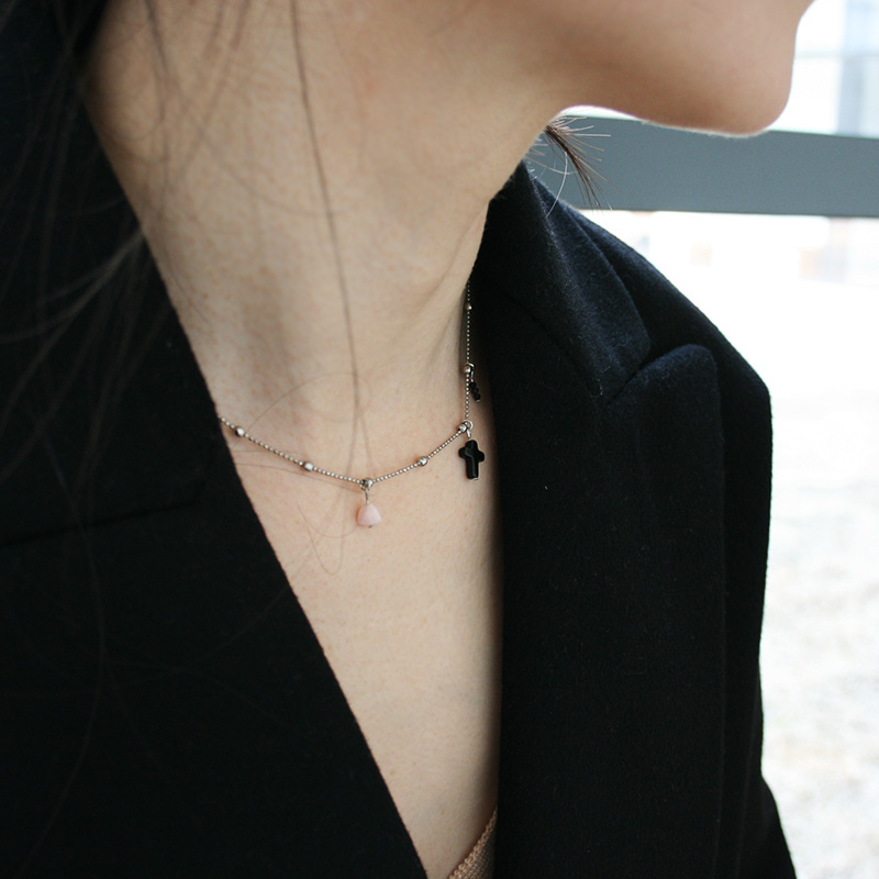 [black &amp; pink] black cross necklace