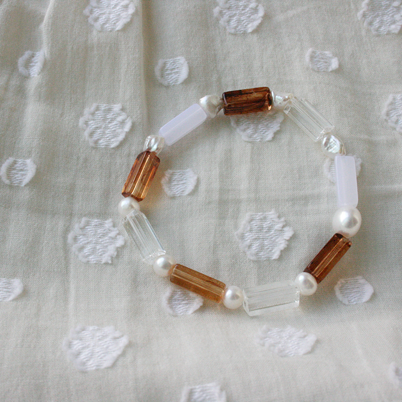[sunny at the beach]amber-like stick bracelet