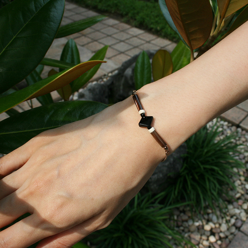 [sand beach] square onyx bracelet